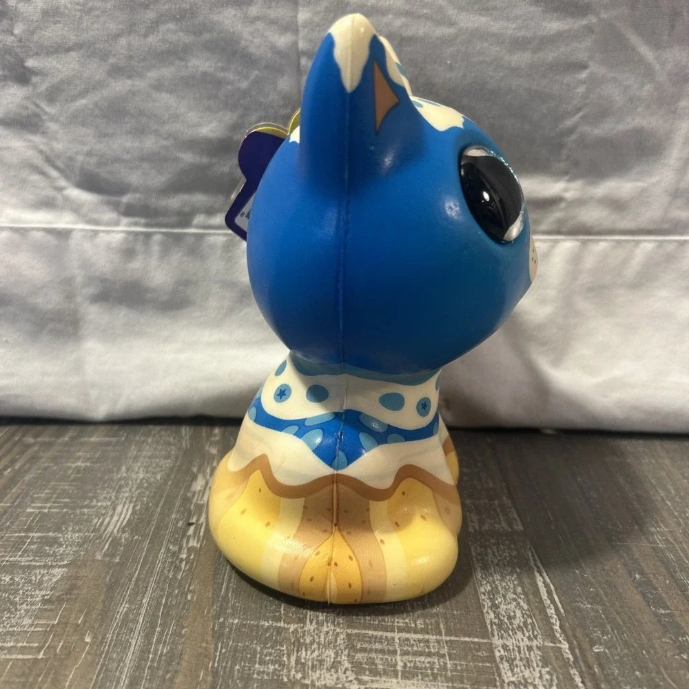 Grin Studios Amazing Squishee Yummy Foodies Collection Blue Cat Tartlet
